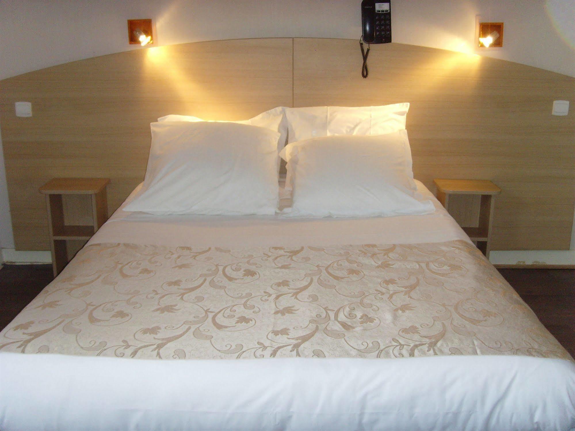 De Rennes 2*