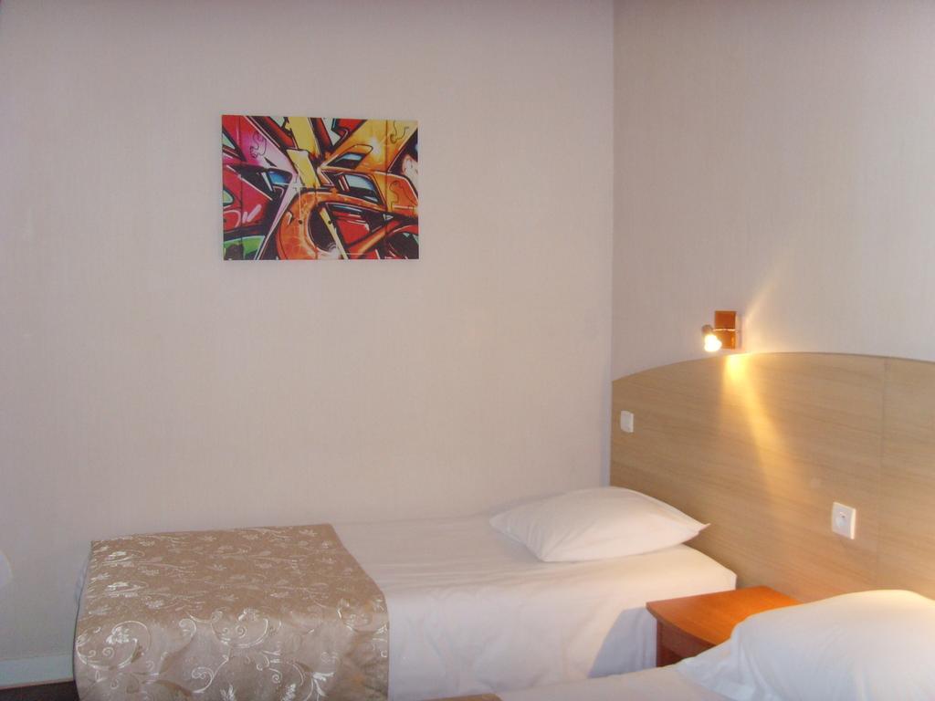 De Rennes 2*